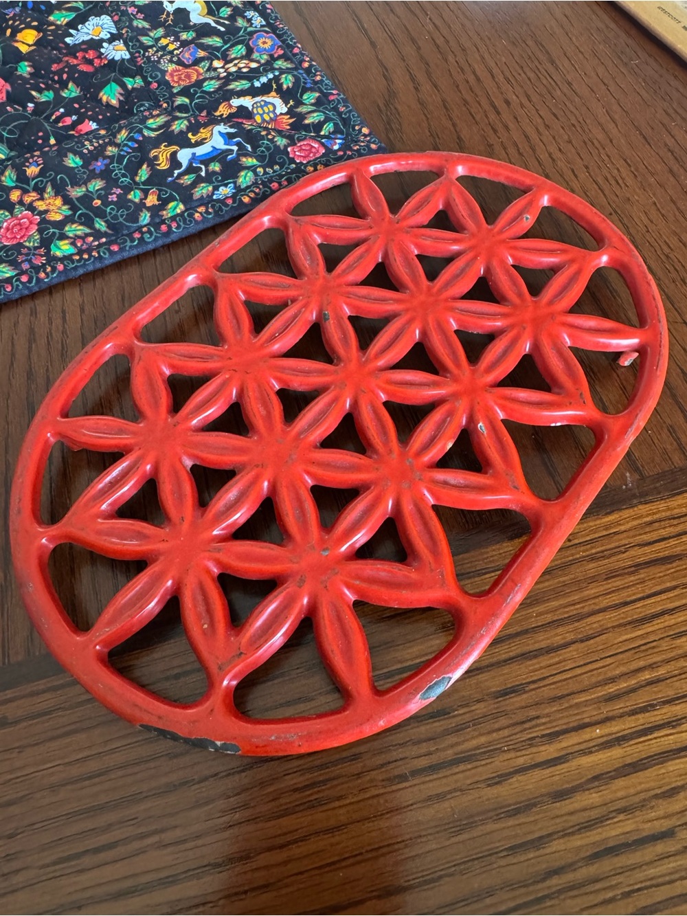 Vintage Enamel Coated Cast Iron Oblong Trivet Red Woven Pattern Wood Stove